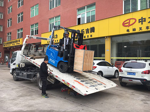 廈門電動叉車公司，銷售比亞迪電動叉車2.5噸一臺